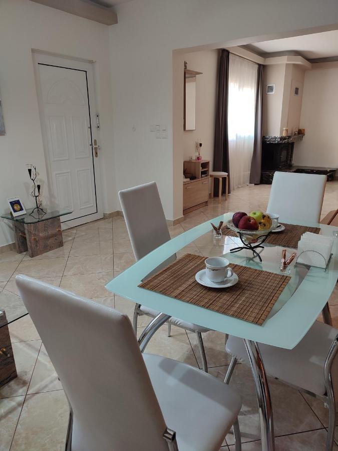 Ferienwohnung Sia'S House Near To Airport Artemida  Exterior foto